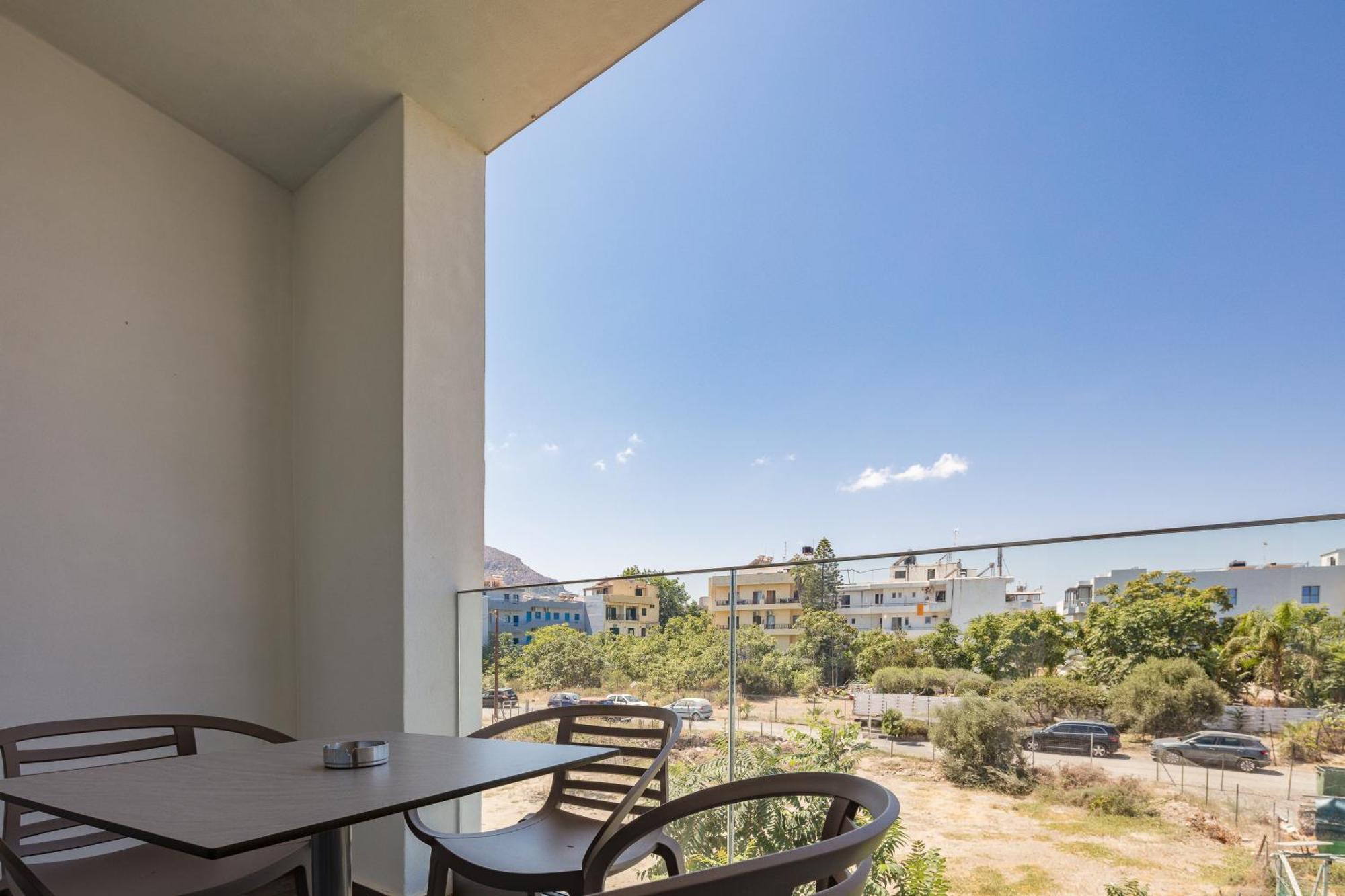 Skipper Beachfront Suites Khersónisos Rom bilde