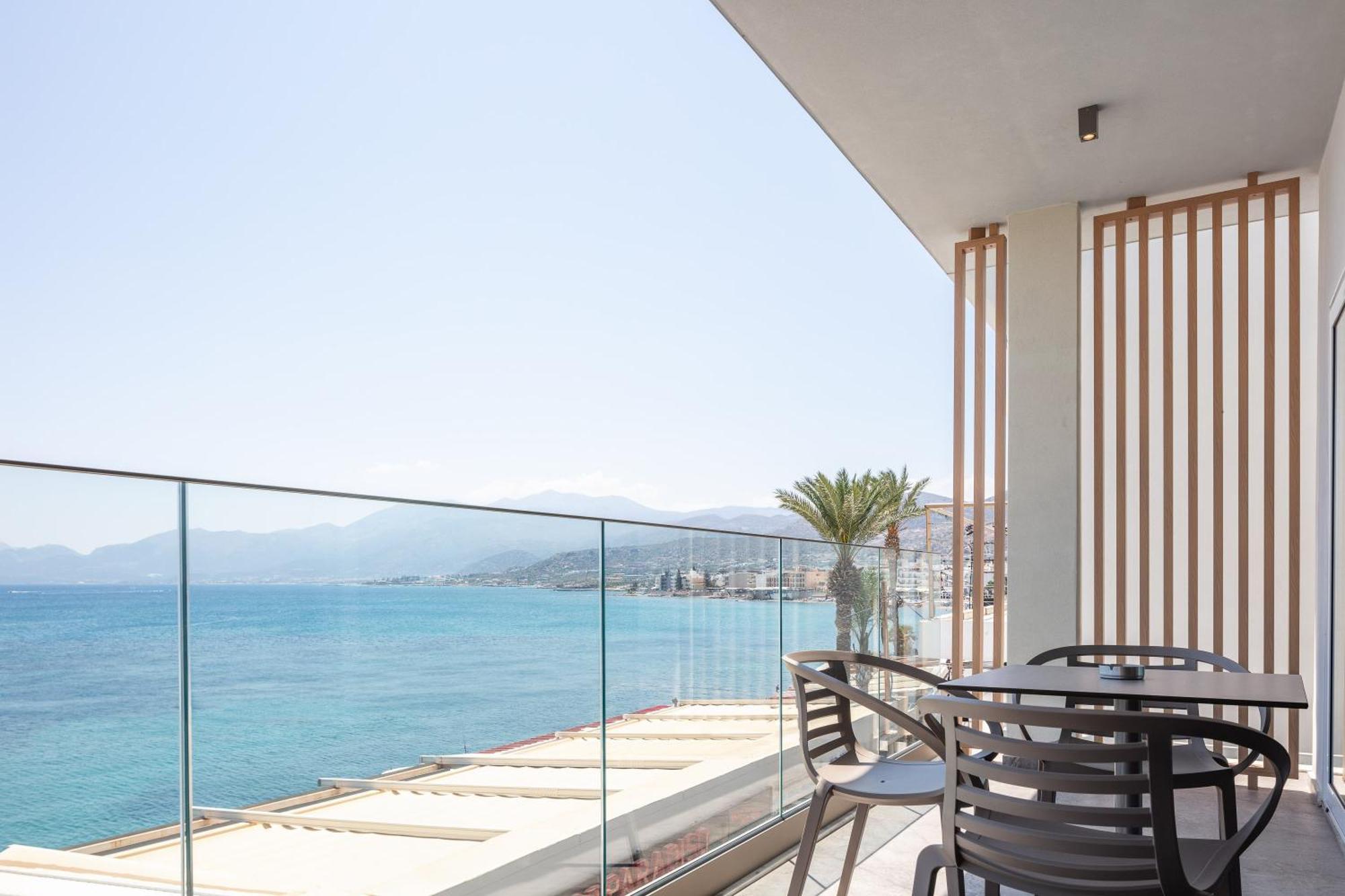 Skipper Beachfront Suites Khersónisos Eksteriør bilde